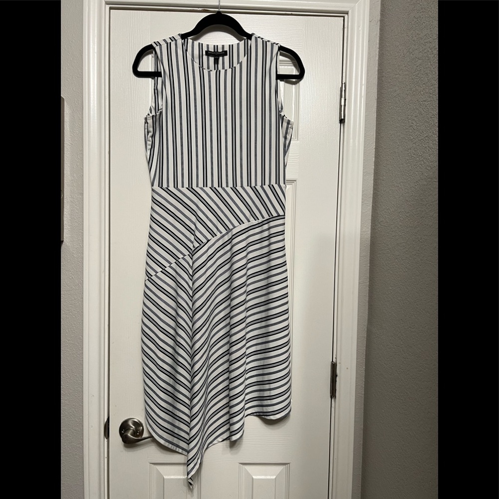 Banana Republic asymetrical fit and flare dress - Picture 3 of 5